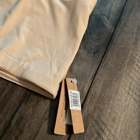 NWT SKIMS Fits Everybody Bandeau Bralette Nordstrom Color Sand Size 2X $28 - Picture 6 of 10